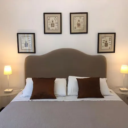 'e' Hotell *